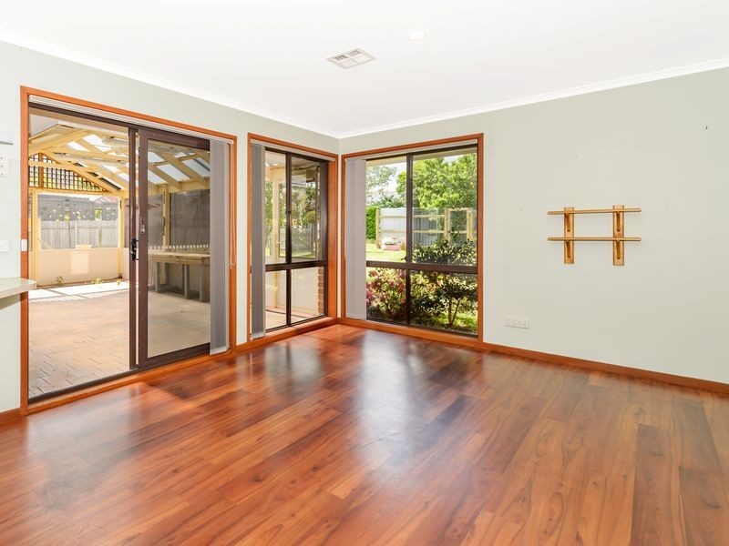 10 Lewis Luxton Avenue, Gordon ACT 2906