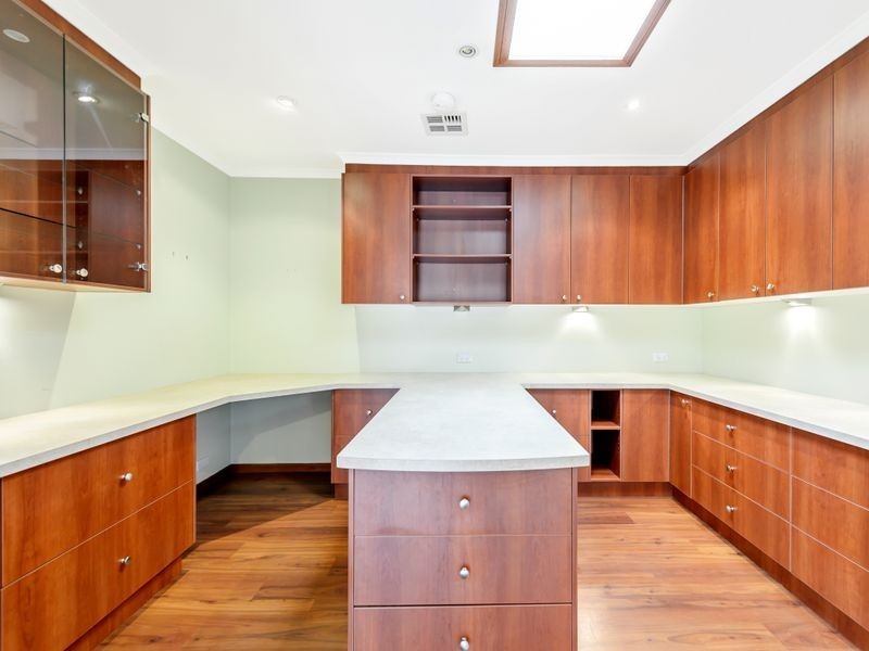10 Lewis Luxton Avenue, Gordon ACT 2906