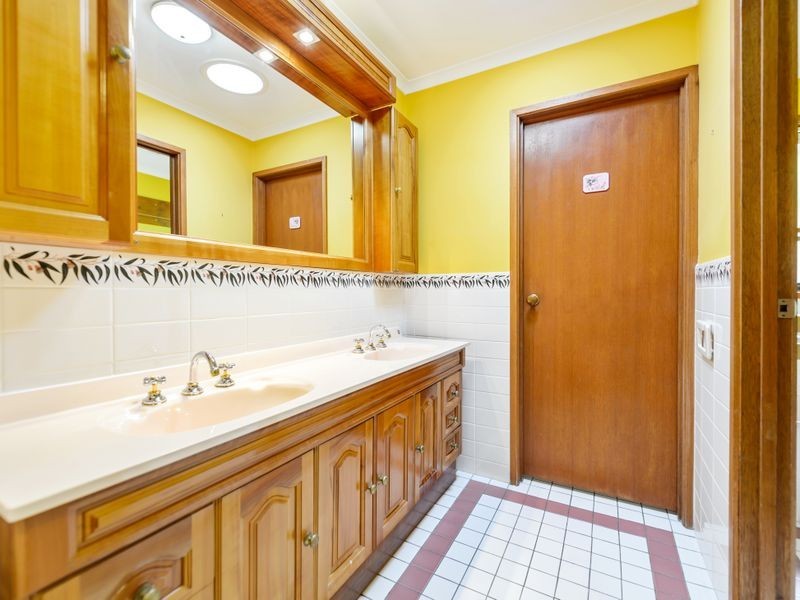 10 Lewis Luxton Avenue, Gordon ACT 2906