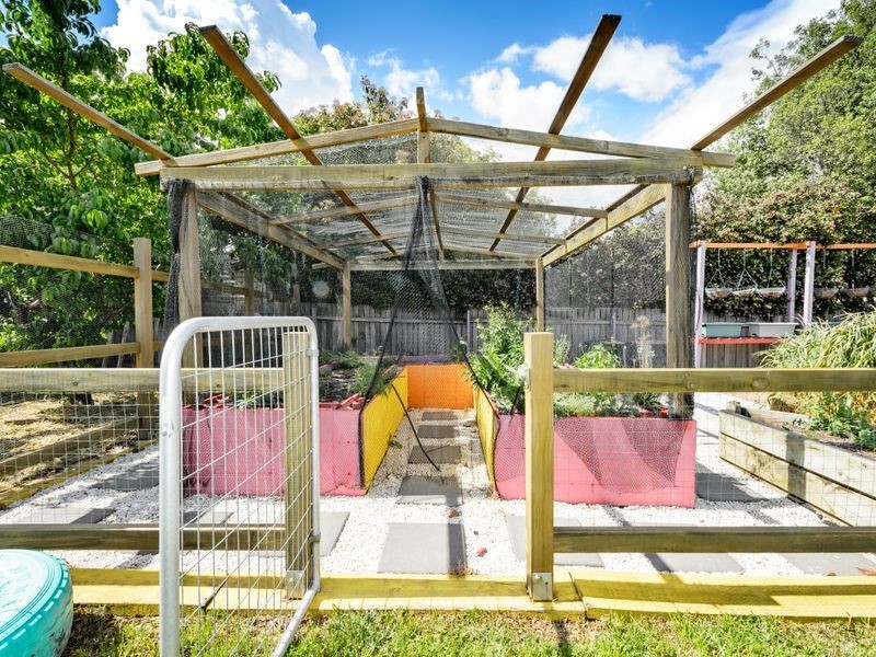 10 Lewis Luxton Avenue, Gordon ACT 2906
