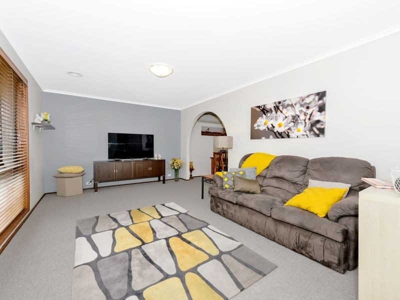 27 McKinley Circuit, Calwell ACT 2905