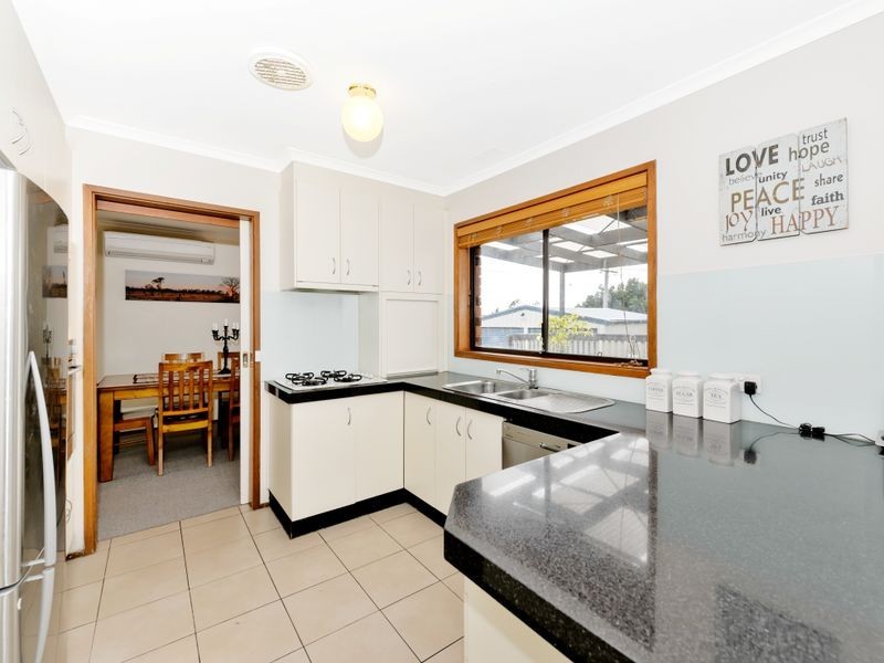27 McKinley Circuit, Calwell ACT 2905