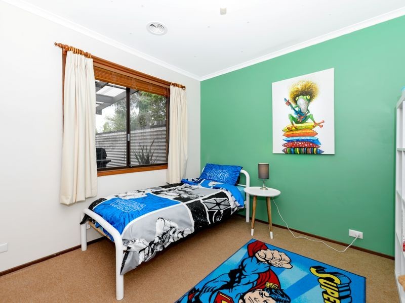 27 McKinley Circuit, Calwell ACT 2905