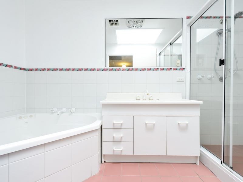 86 De Little Crescent, Greenway ACT 2900