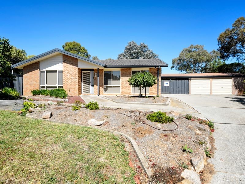 25 Hingston Close, Bonython ACT 2905
