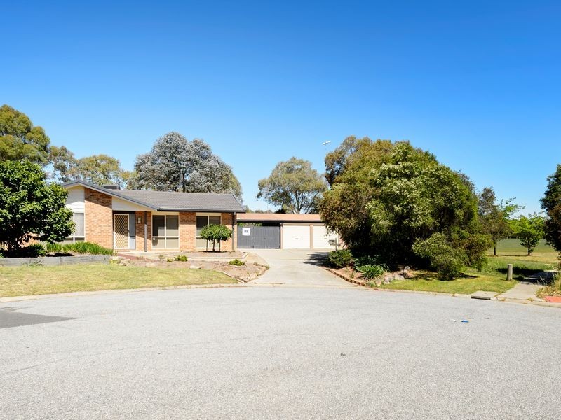 25 Hingston Close, Bonython ACT 2905