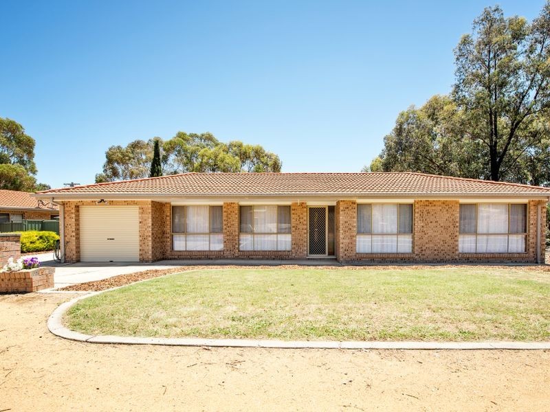 2 Kneebone Street, Bonython ACT 2905