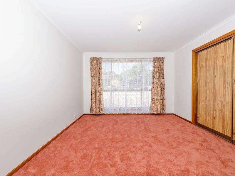 2 Kneebone Street, Bonython ACT 2905