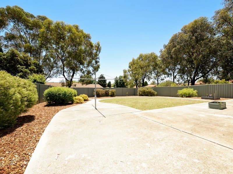 2 Kneebone Street, Bonython ACT 2905