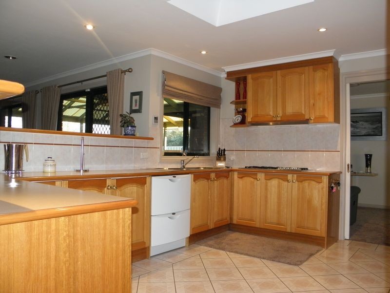 8 Cerutty Crescent, Gordon ACT 2906