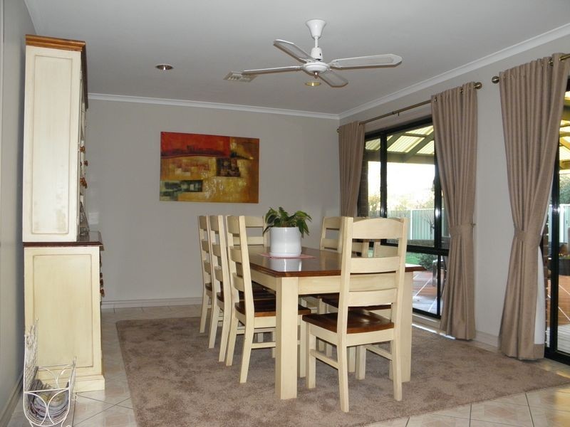 8 Cerutty Crescent, Gordon ACT 2906