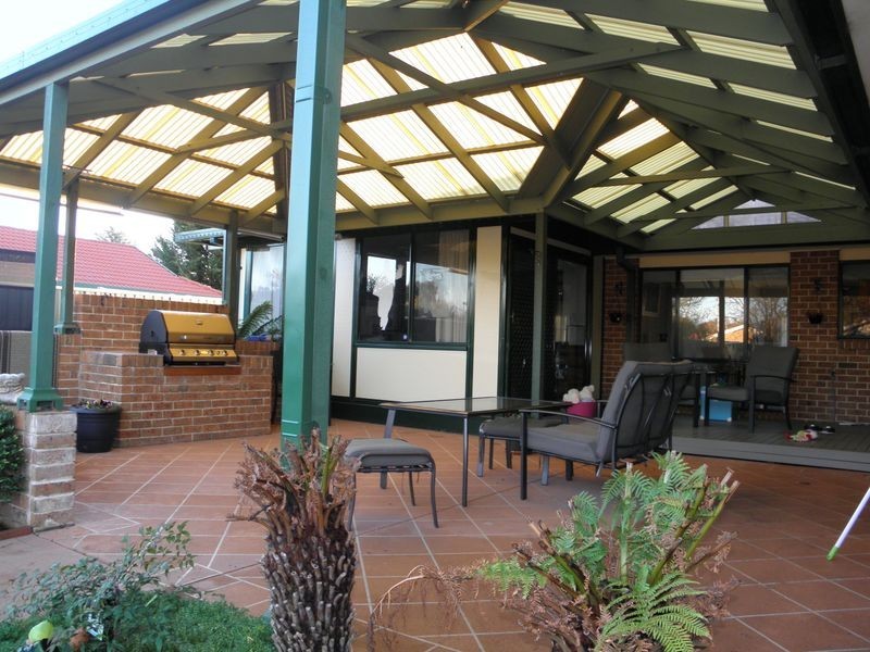 8 Cerutty Crescent, Gordon ACT 2906