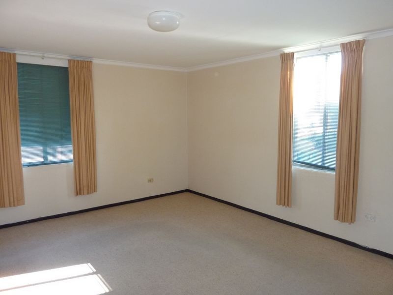 1/20 Carrington Street, Queanbeyan NSW 2620