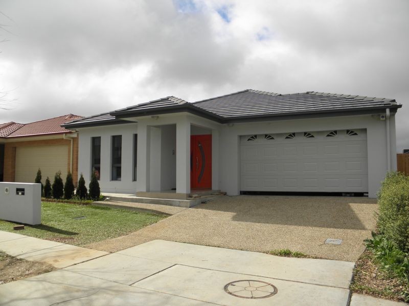 12 Basham Street, Franklin ACT 2913