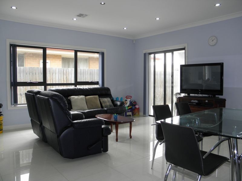 12 Basham Street, Franklin ACT 2913