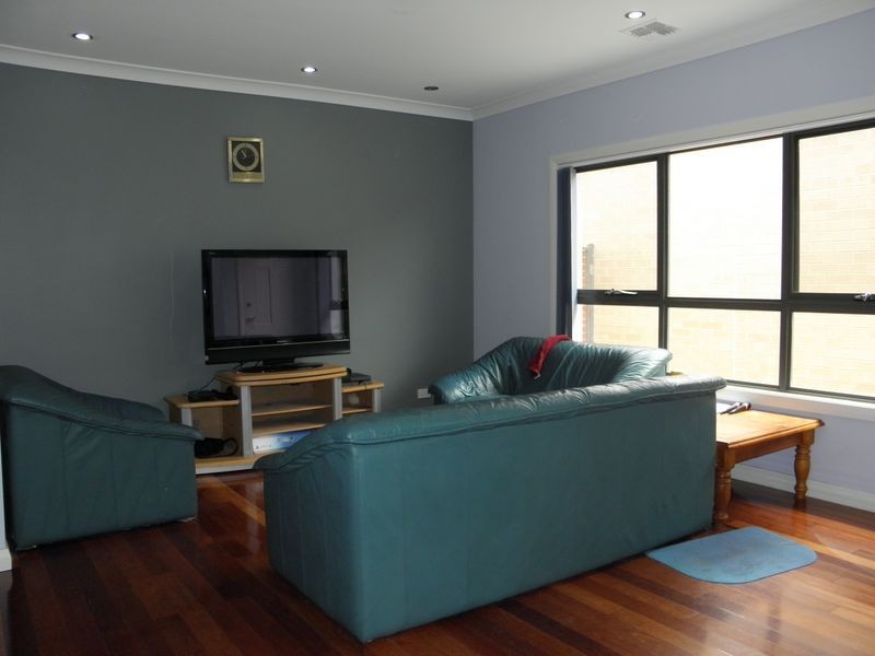 12 Basham Street, Franklin ACT 2913