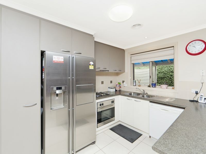 6 Rollins Place, Gordon ACT 2906