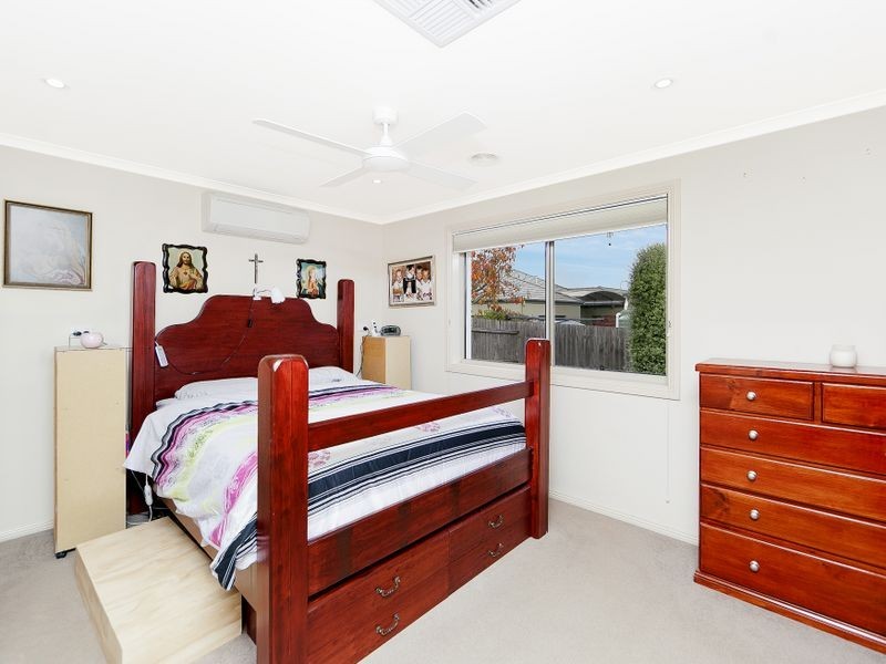 6 Rollins Place, Gordon ACT 2906