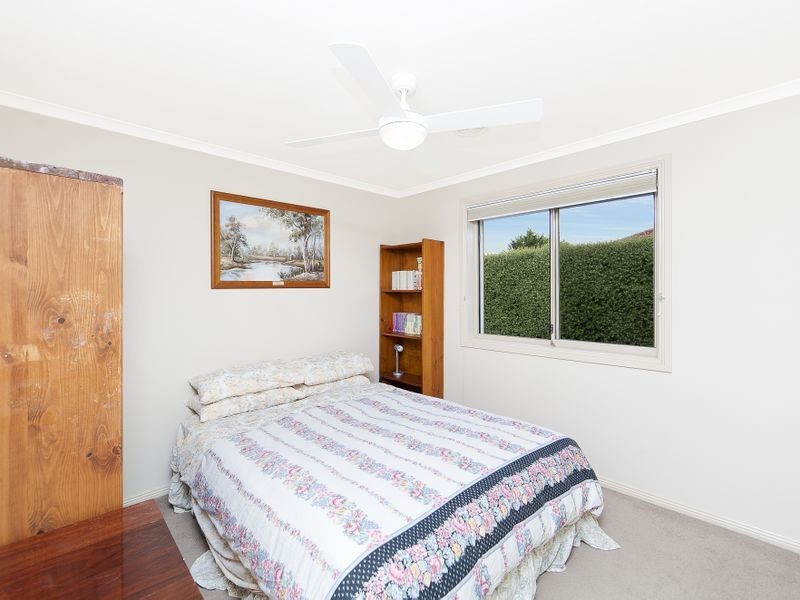 6 Rollins Place, Gordon ACT 2906