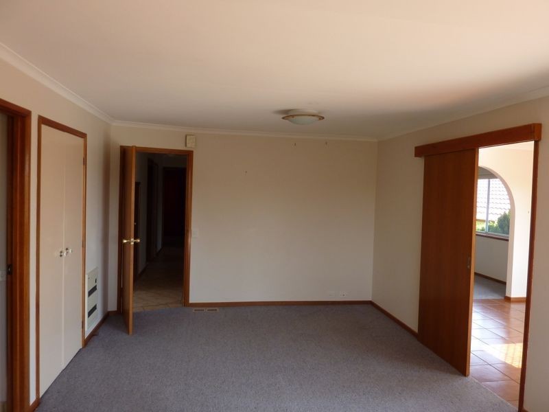 27 Casey Crescent, Calwell ACT 2905