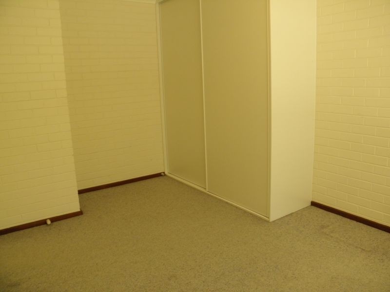 1/4 Macquoid Place, Kambah ACT 2902