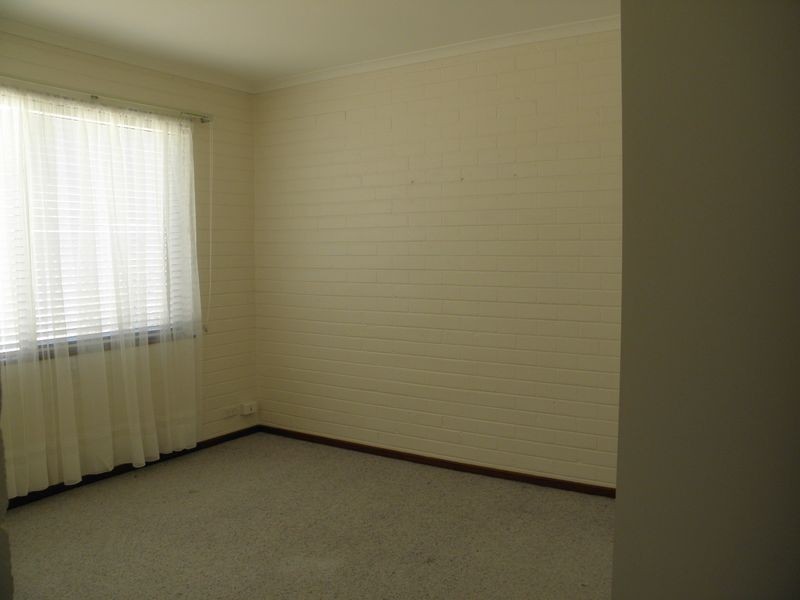 1/4 Macquoid Place, Kambah ACT 2902