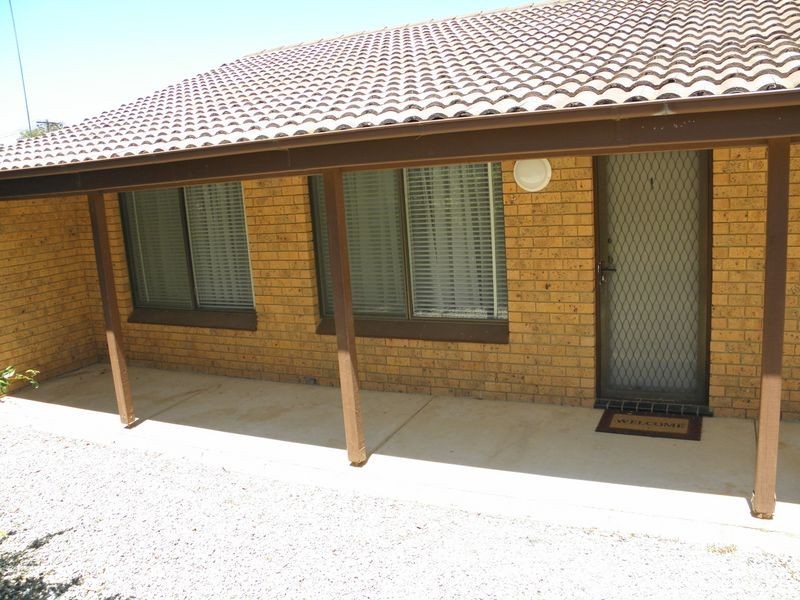 1/4 Macquoid Place, Kambah ACT 2902