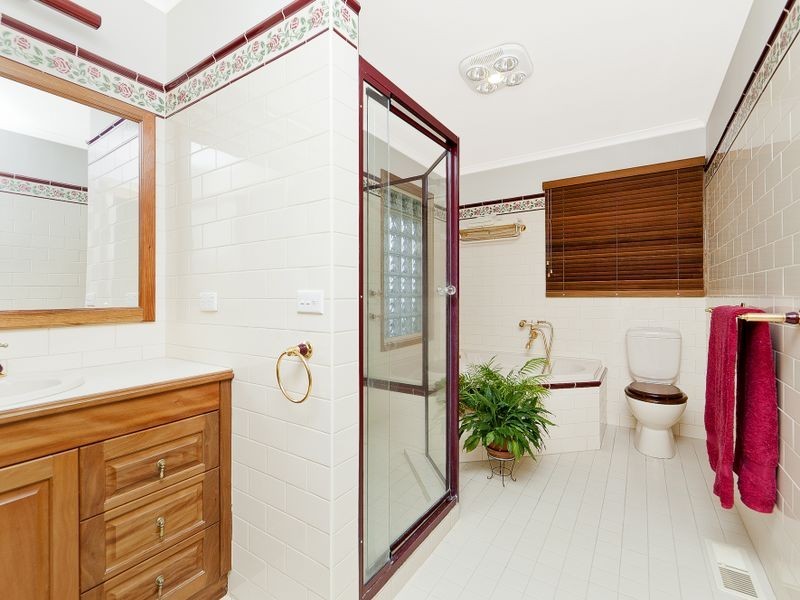 17 Fihelly Street, Fadden ACT 2904