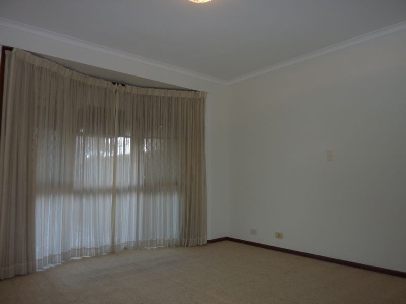 10 Vallance Place, Cook ACT 2614