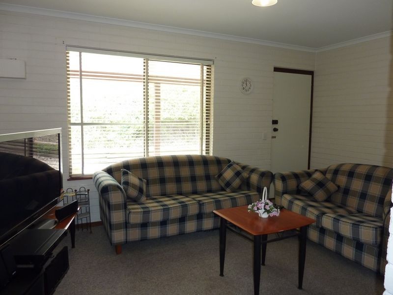 2/4 Macquoid Place, Kambah ACT 2902