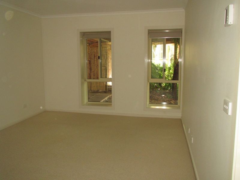 11A Decker Place, Fadden ACT 2904