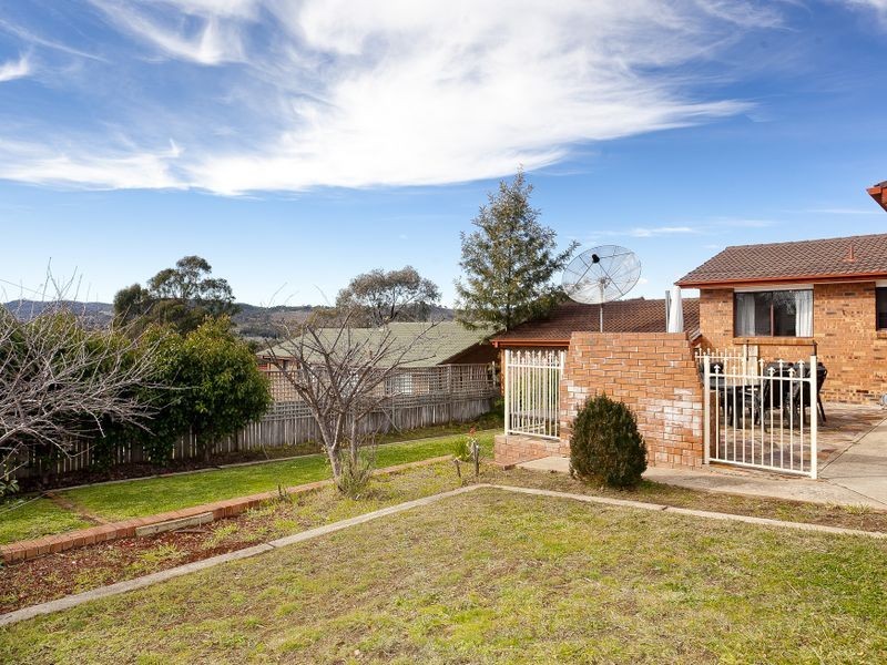 12 Casey Crescent, Calwell ACT 2905