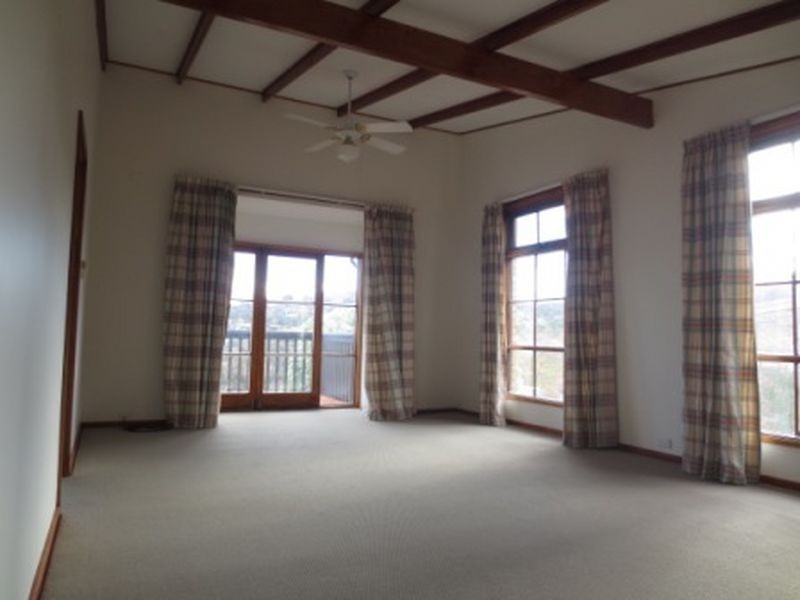 301 Bugden Avenue, Fadden ACT 2904