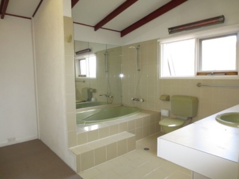 301 Bugden Avenue, Fadden ACT 2904