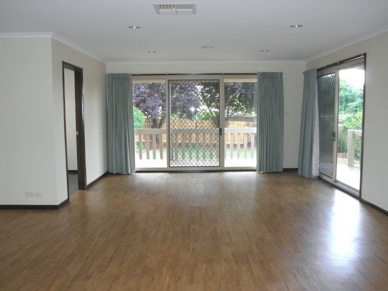 8 Andrea Place, Bonython ACT 2905