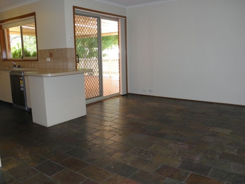 51 Johnstone Circuit, Calwell ACT 2905