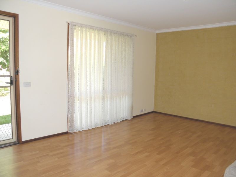 2/12 Burdett Crescent, Theodore ACT 2905