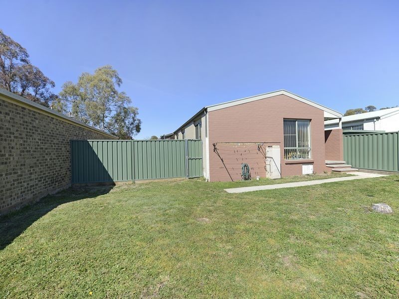 11 Dolan Place, Gordon ACT 2906