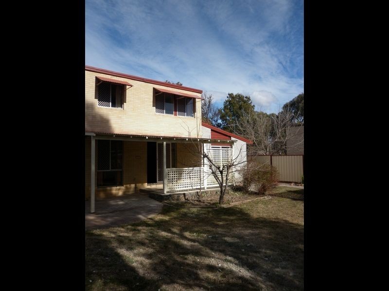 20 Derham Court, Wanniassa ACT 2903