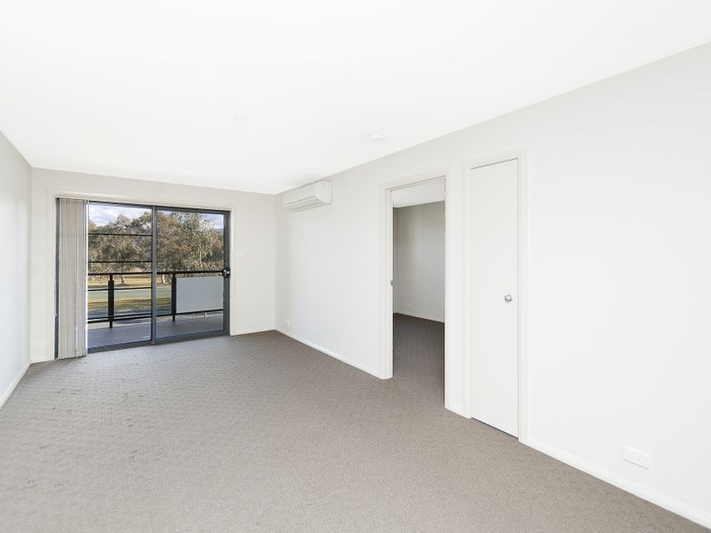 2/1 Cowlishaw Street, Greenway ACT 2900