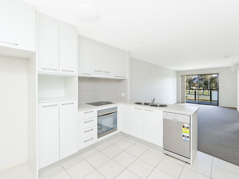 2/1 Cowlishaw Street, Greenway ACT 2900