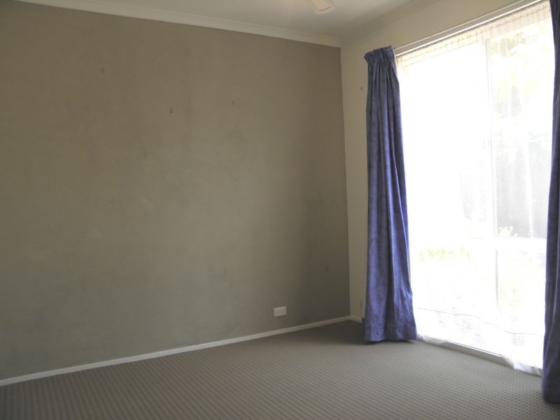 13 Harcus Close, Bonython ACT 2905