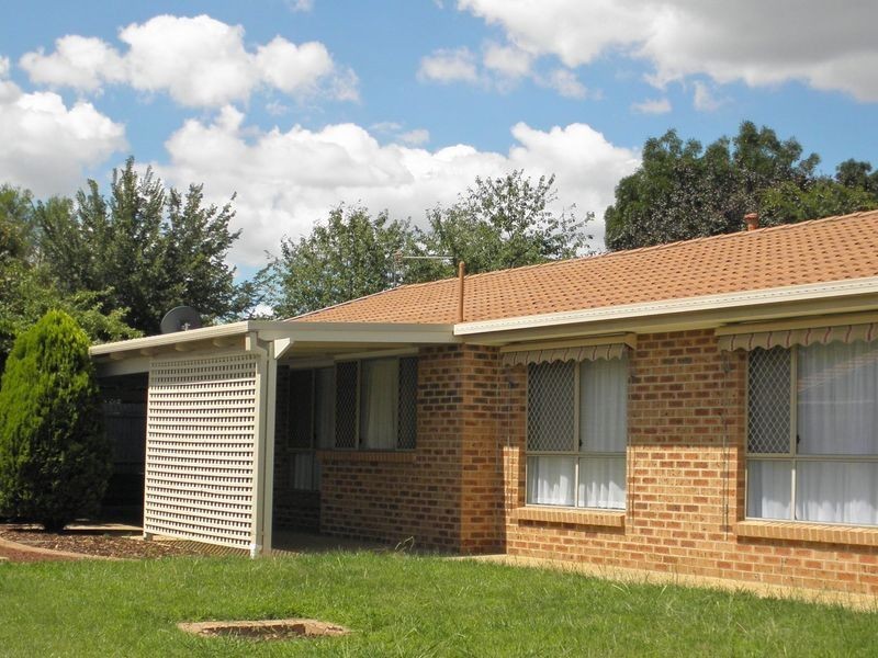 8 Iredale Place, Gordon ACT 2906