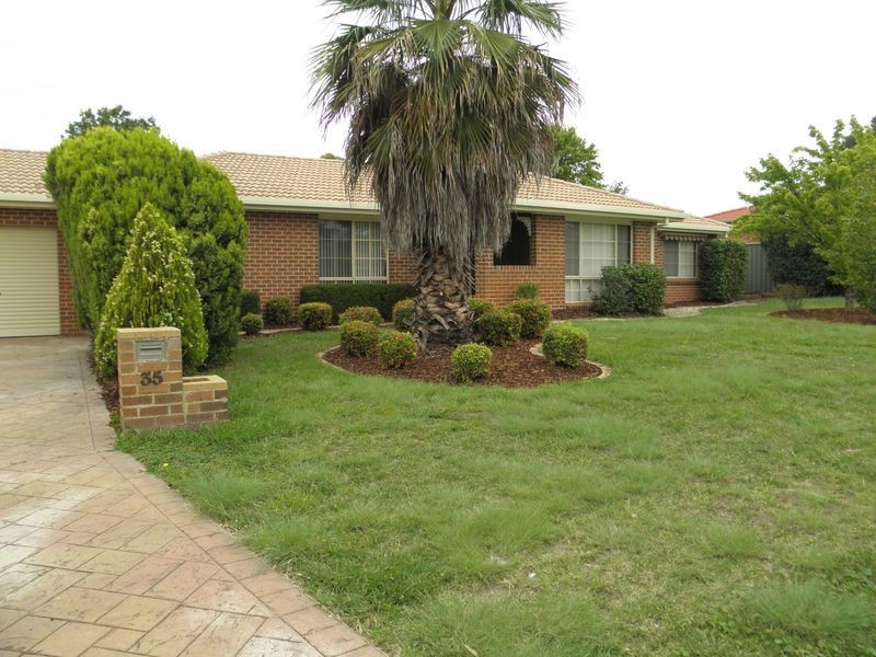 35 Clare Dennis Avenue, Gordon ACT 2906