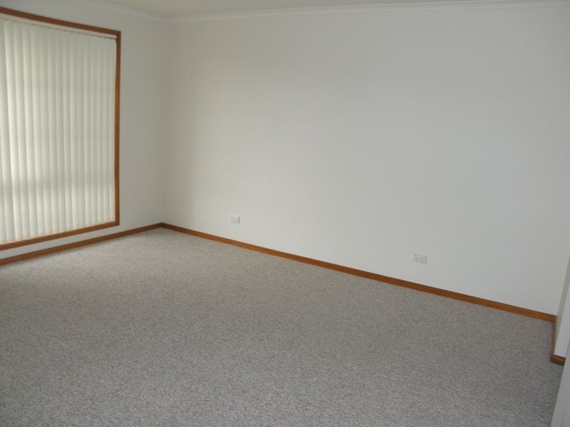 35 Clare Dennis Avenue, Gordon ACT 2906