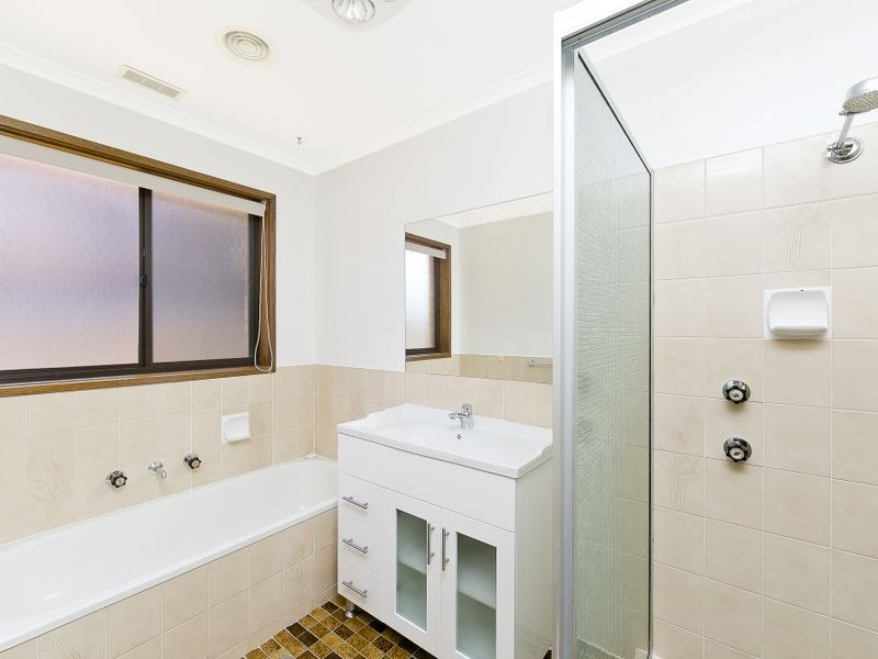 10 Bouchard Place, Fadden ACT 2904