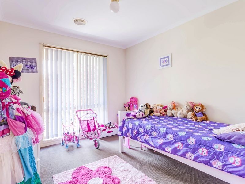 94 Charterisville Avenue, Conder ACT 2906