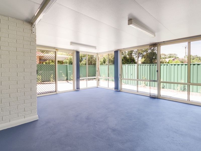 11 Kneeshaw Street, Monash ACT 2904