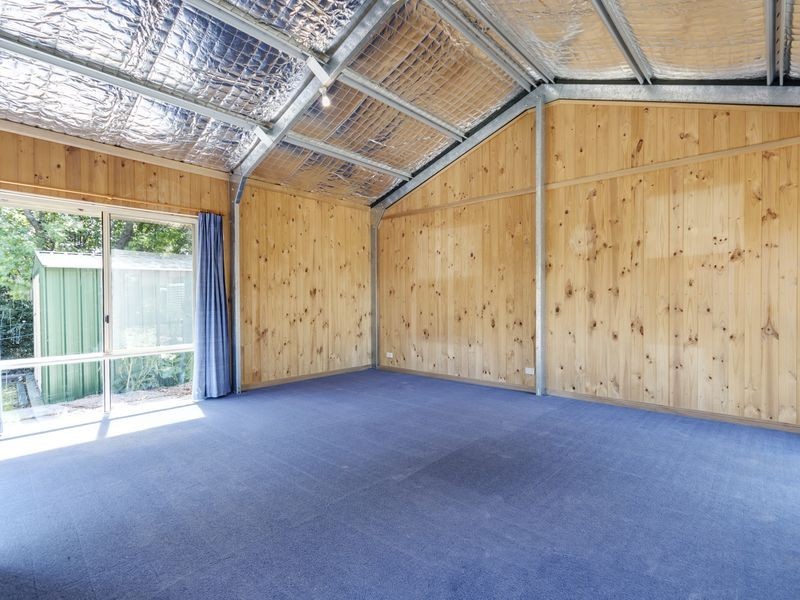 11 Kneeshaw Street, Monash ACT 2904