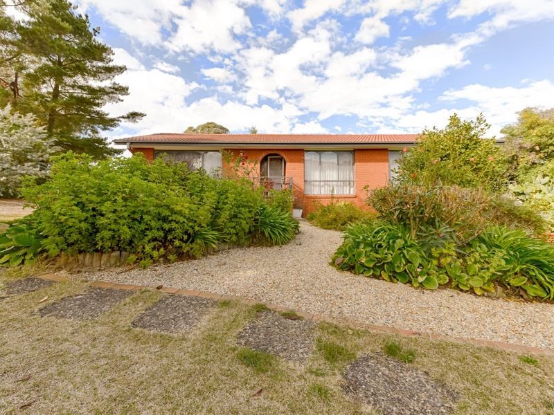 8 McLarty Court, Kambah ACT 2902